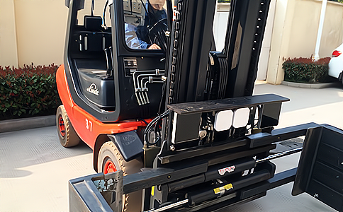 RFID叉車(chē)改裝案例.jpg RFID叉車(chē)改裝案例.jpg